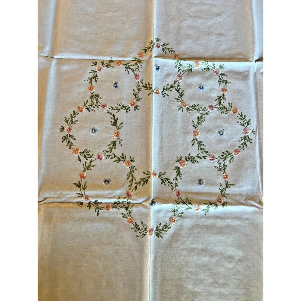 Vintage Embroidered Small‎ Tablecloth & 4 Napkins Set Floral Crisp White Cottage